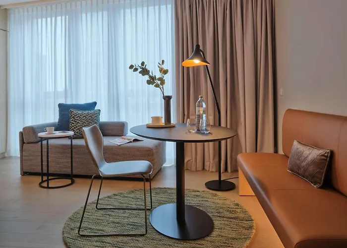 Aparthotel Adina Belvedere