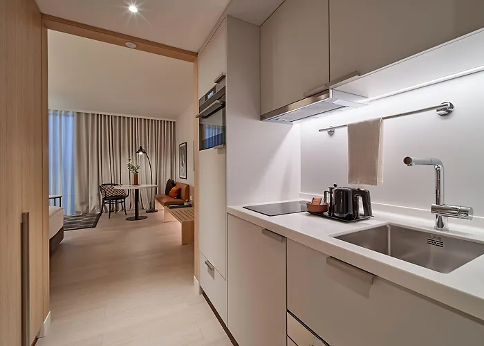 Aparthotel Adina Belvedere